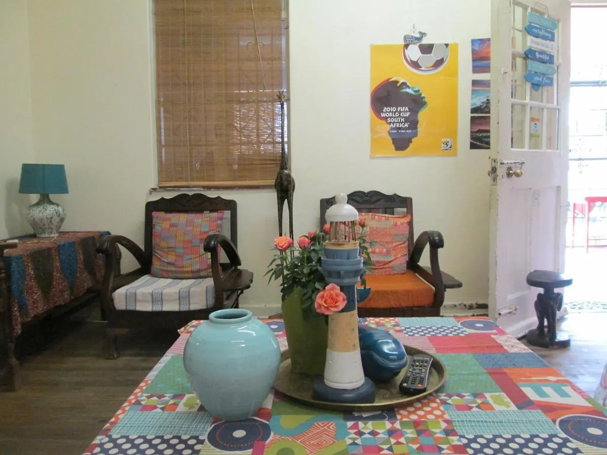 Lighthouse Farm Backpackers Lodge Cape Town