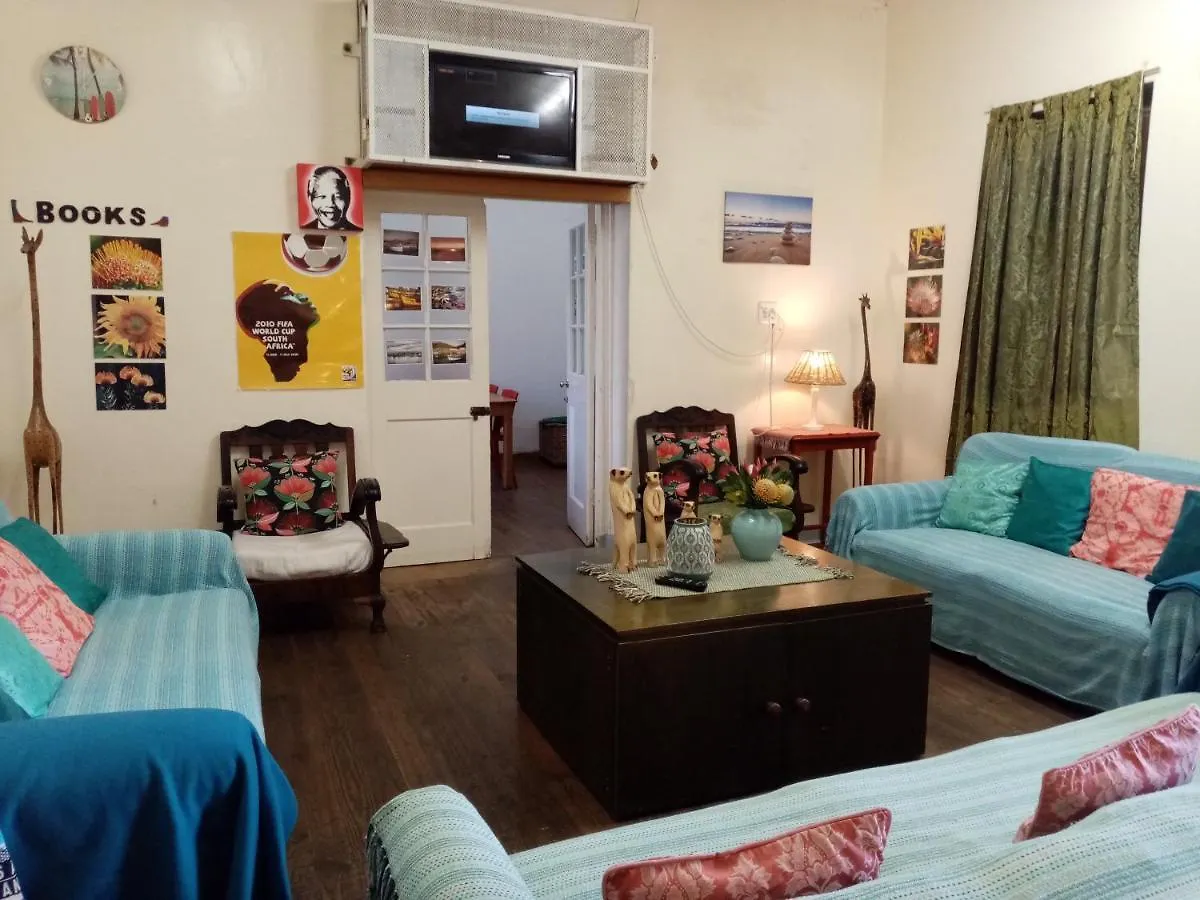 Lighthouse Farm Backpackers Lodge Cape Town