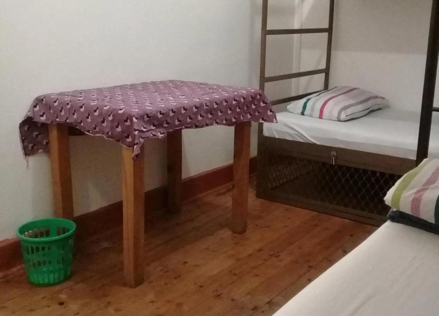 Lighthouse Farm Backpackers Lodge Cape Town
