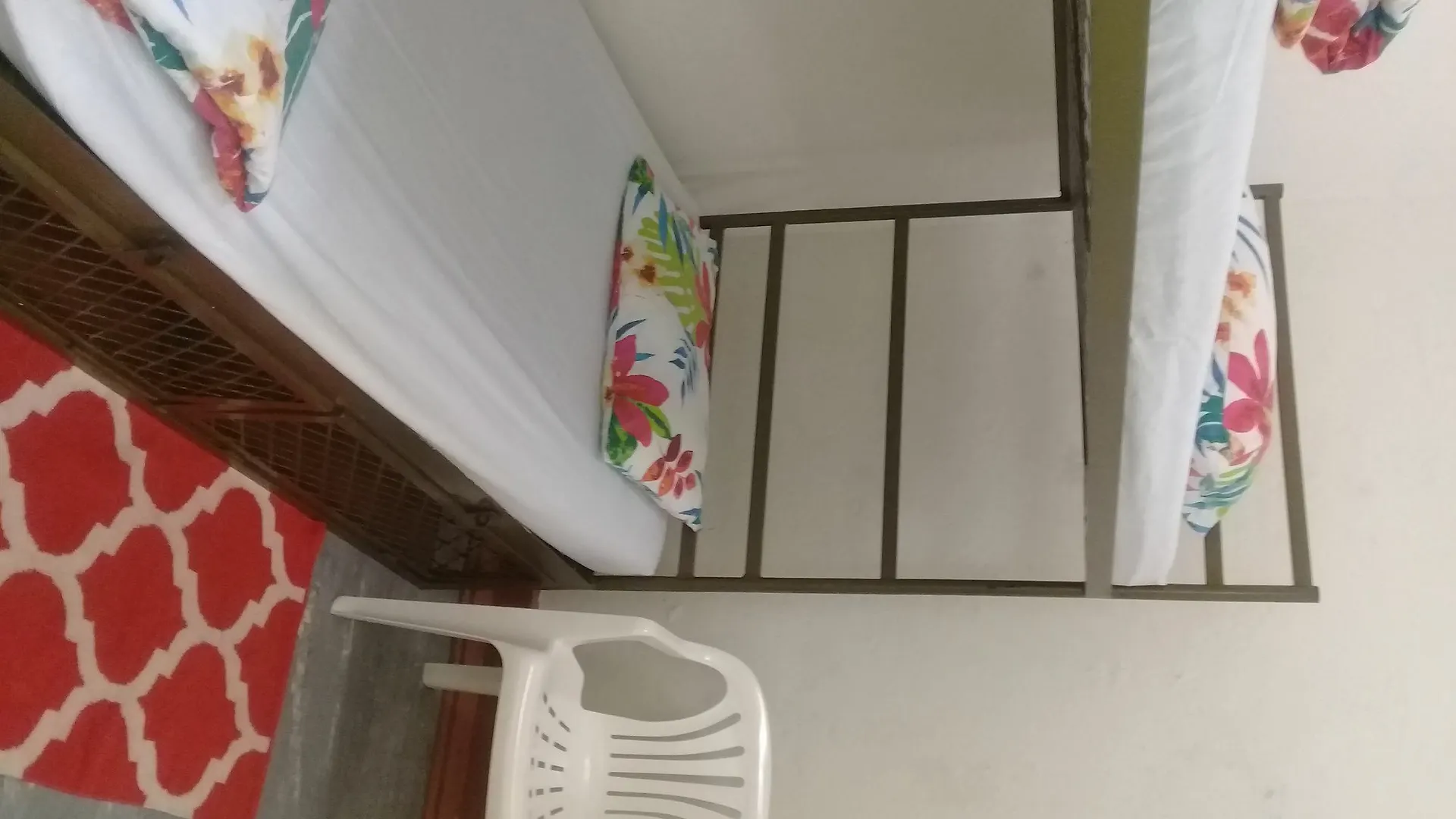 Lighthouse Farm Backpackers Lodge Cape Town